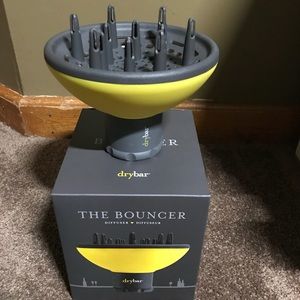 The bouncer diffuser Drybar . The price firmed